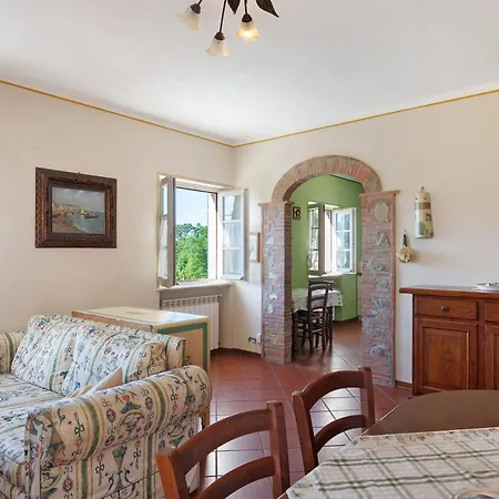 Apartment Emma E Adele House Marlia