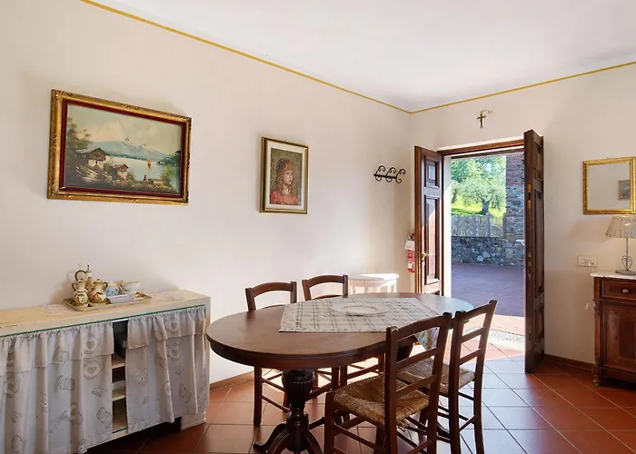 Апартаменты Emma E Adele House *